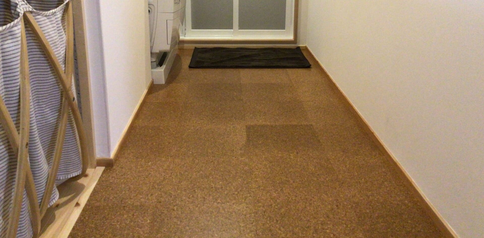 住宅リフォーム：水回りの床材をコルクタイルにして良かったことと後悔